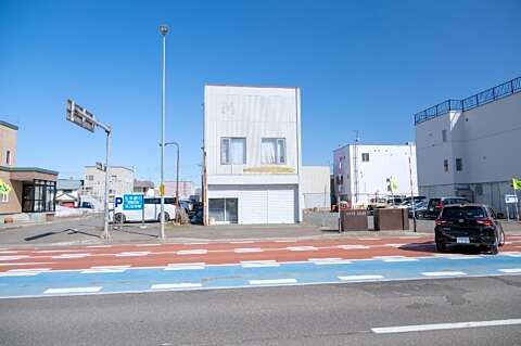 6 Commercial Building in Unbeatable Prime Location