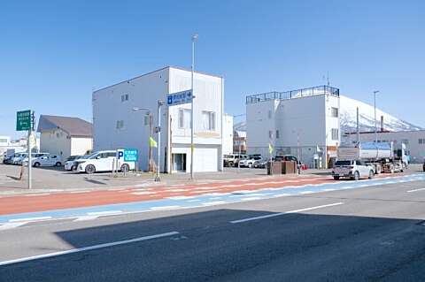 7 Commercial Building in Unbeatable Prime Location