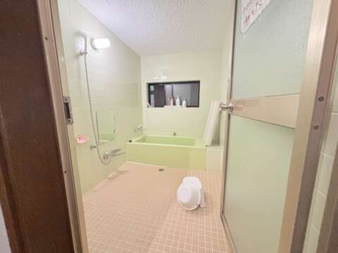 16 Compass Lodge