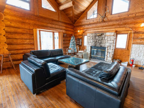 2 Donguri Mountain Residence