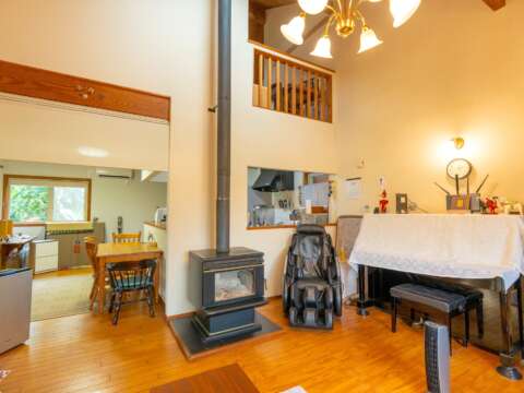 12 Echoland Timber Chalet