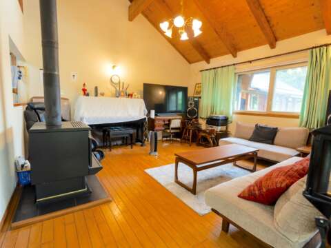 8 Echoland Timber Chalet
