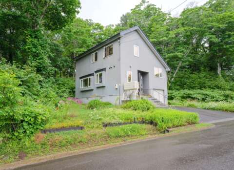 17 Hanazono Garden House