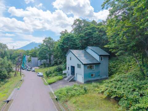 19 Hanazono Garden House