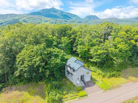21 Hanazono Garden House