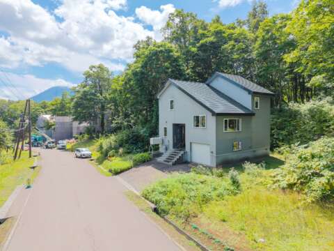 24 Hanazono Garden House