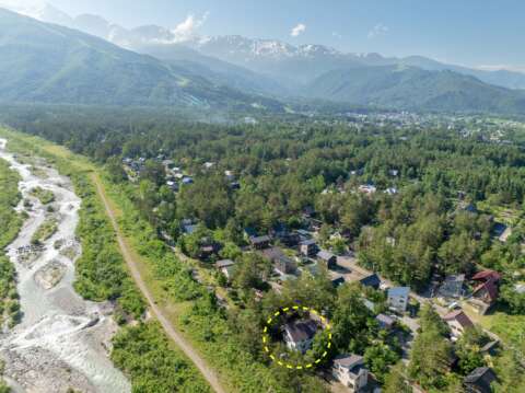8 Hira Riverside Chalet