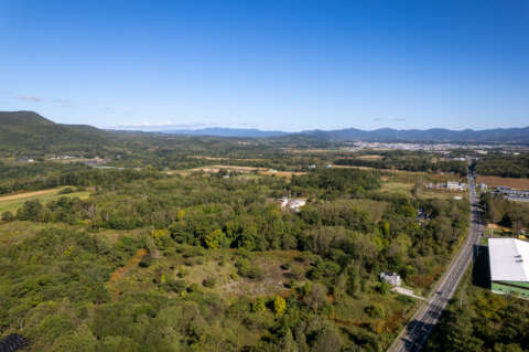 8 Hirafu 12 Hectare Estate