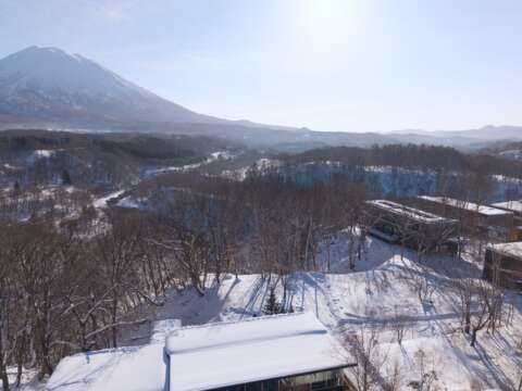 12 Hirafu Bluff Super Site