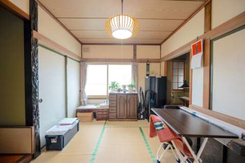 6 Kutchan Central House