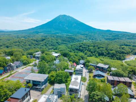 5 Lower Hirafu Double Lot