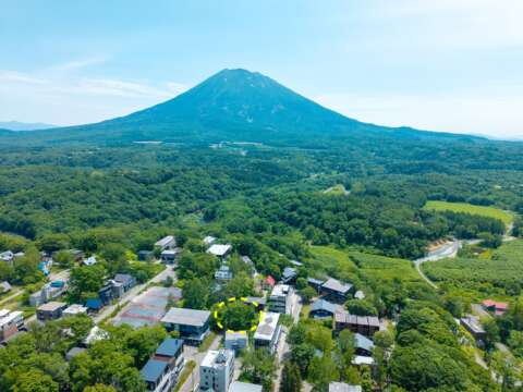 7 Lower Hirafu Double Lot