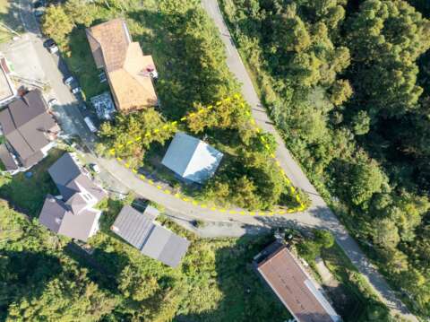 4 Malu Lodge circled