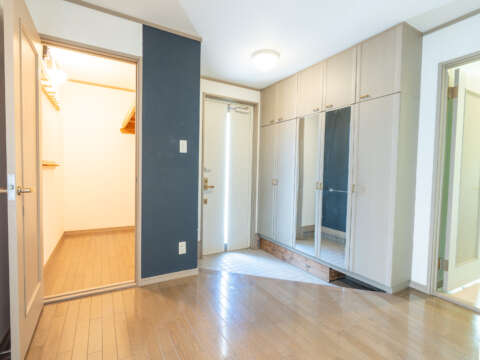 12 Interior