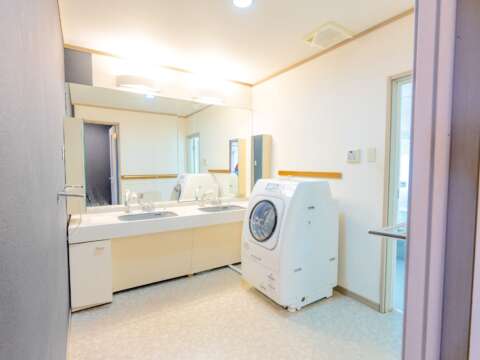16 Interior
