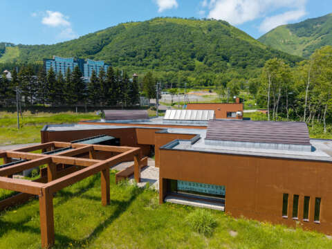 11 Rusutsu Commercial Property