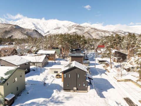 25 Winter Thiel House