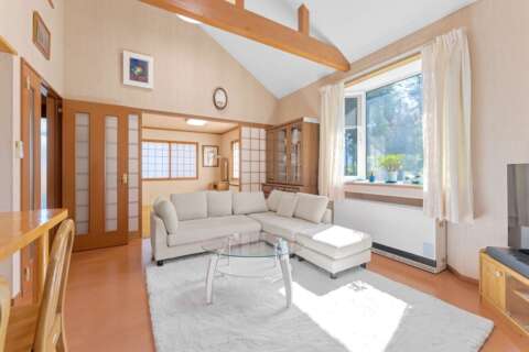10 Yotei View Modern House