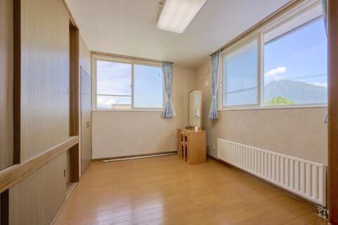 14 Double House in Central Kutchan