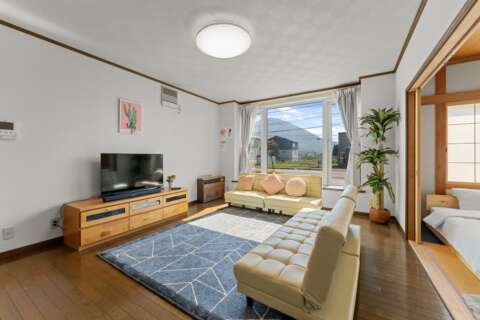 9 Yotei Vista House resized